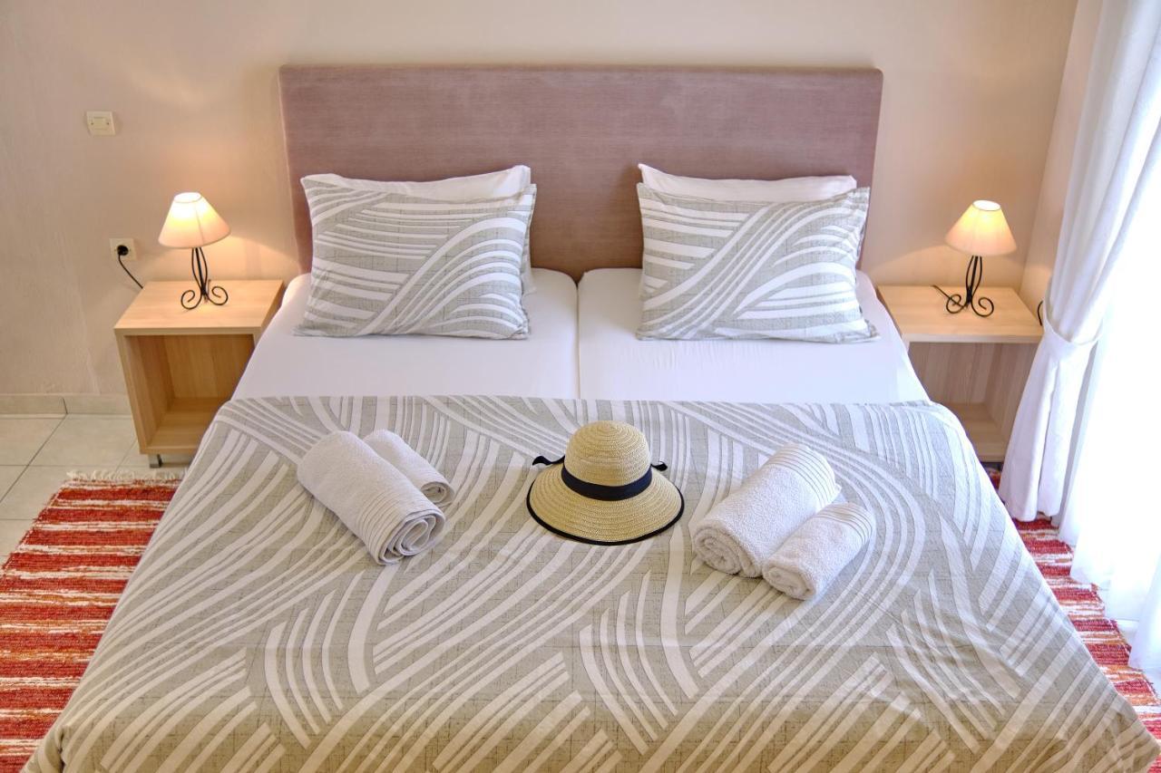Houmis Apts & Gasthof Agios Georgios Pagon