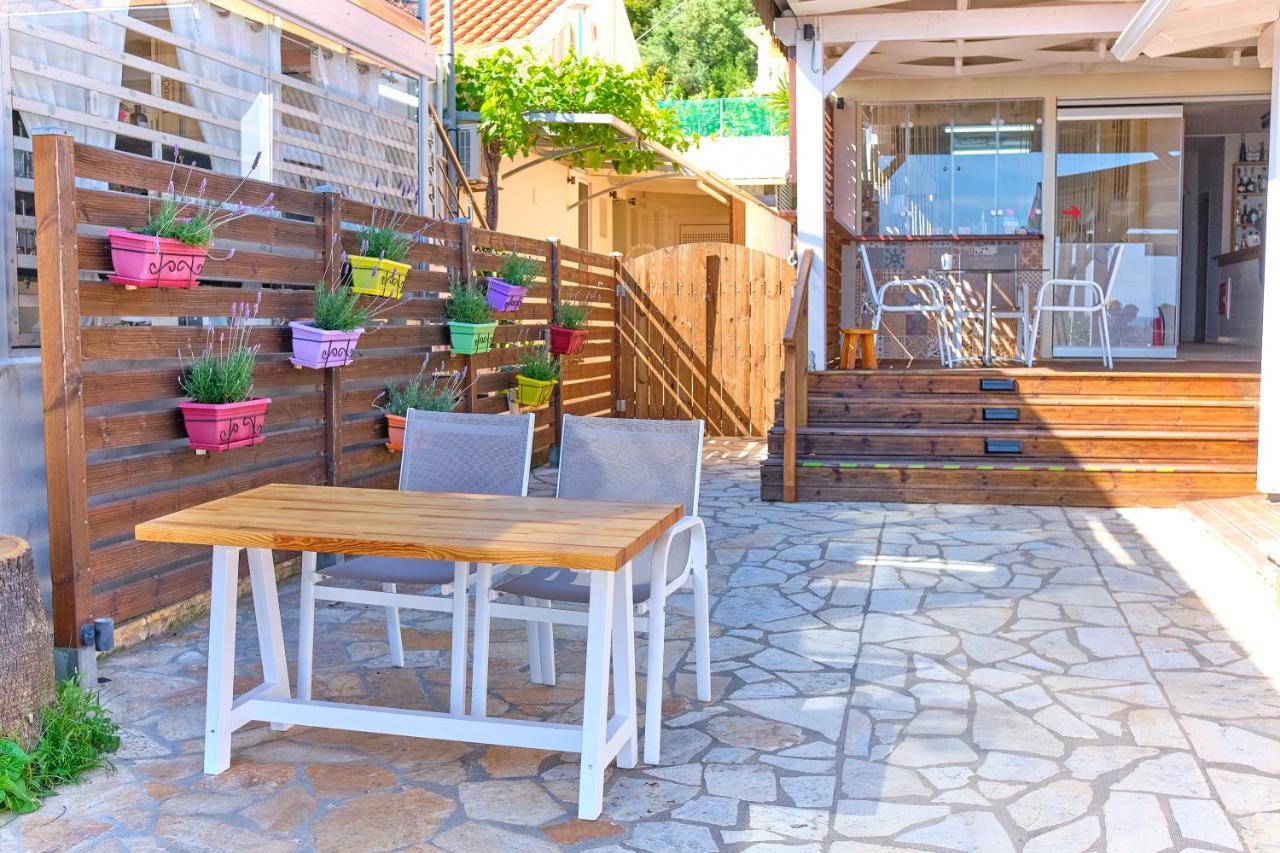 Houmis Apts & * Agios Georgios Pagon