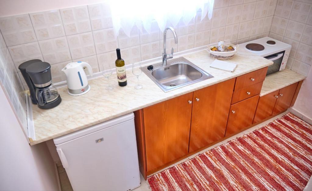 Houmis Apts & * Agios Georgios Pagon